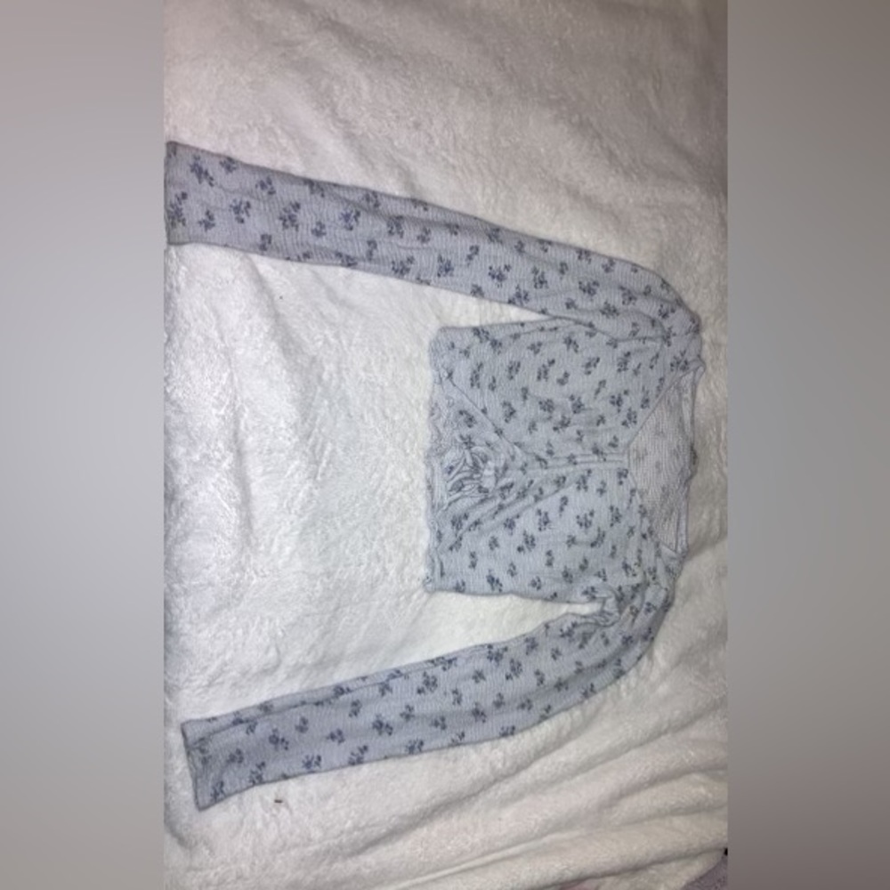 Hollister blue with flowers cropped